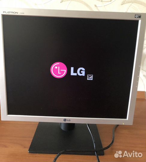 Монитор LG Flatron L1919S-SF