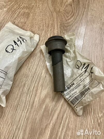 Сайлентблоки подрамника передние Nissan Qashqai