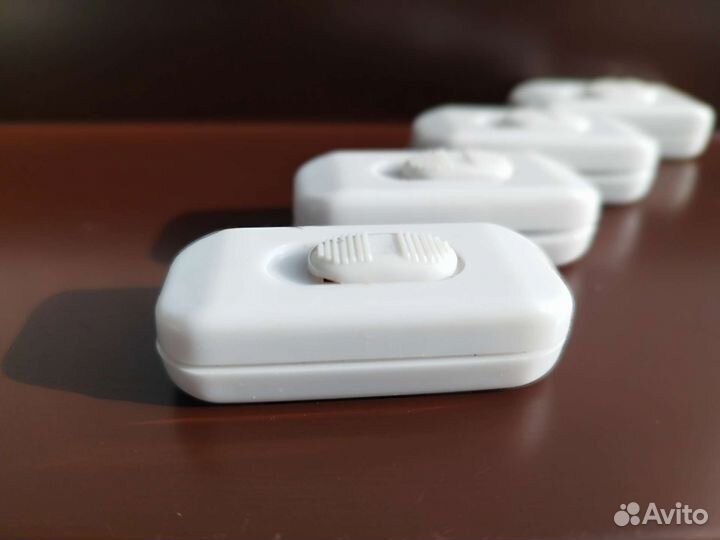 Выключатель проходной для бра, настольной лампы