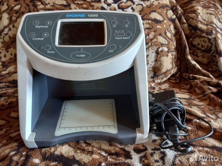 Универсальный детектор для денег does1200