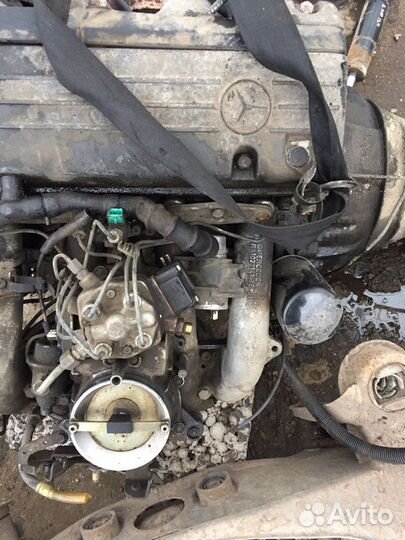 Инжектор в сборе на мерседес двигатель M102