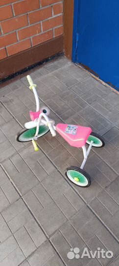 Детский трехколесный велосипед бу
