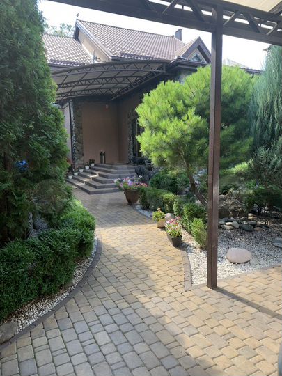 Дом 345 м² на участке 6 сот.