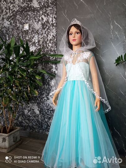 Нарядное платье с накидкой