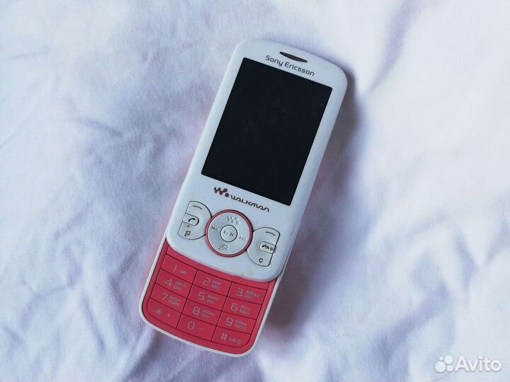 Телефон Sony Walkman W100i
