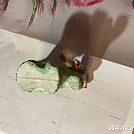 Фарфоровая статуэтка: Рог изобилия