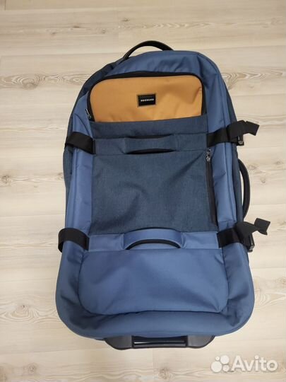 Большой чемодан quicksilver