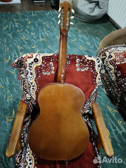 Акустическая гитара