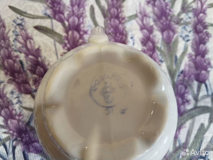 Молочник фарфоровый