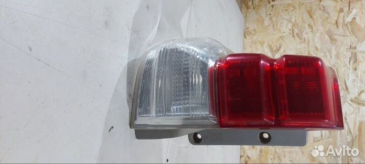 Фонарь задний левый Toyota Land Cruiser Prado 150