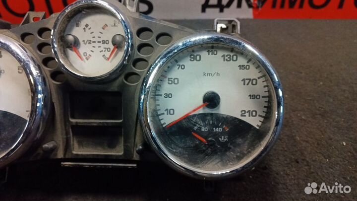 Приборная панель Peugeot 207 спидометр