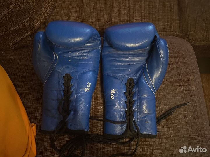Боксерские перчатки
