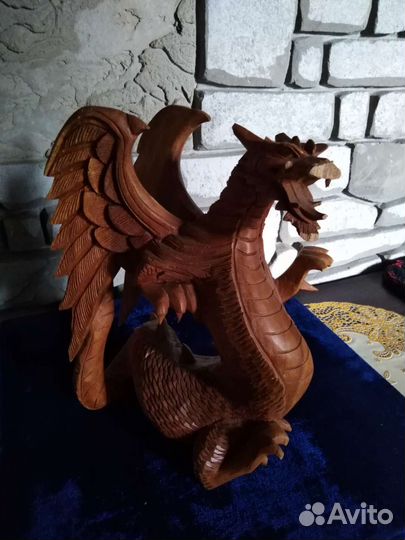 Дракон из дерева