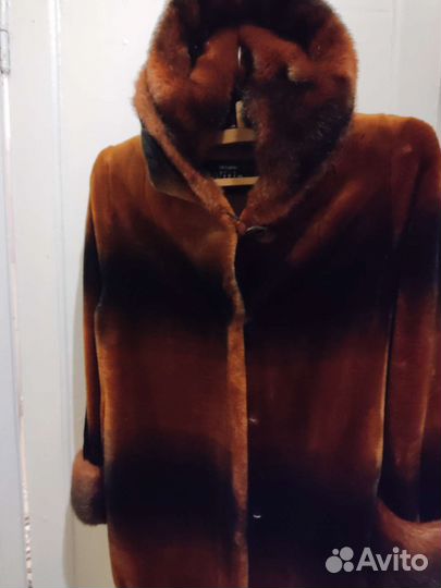 Искусственная шуба с капюшоном