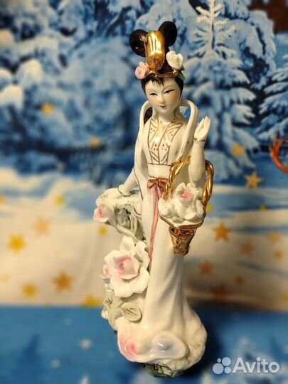 Фигурки фарфор