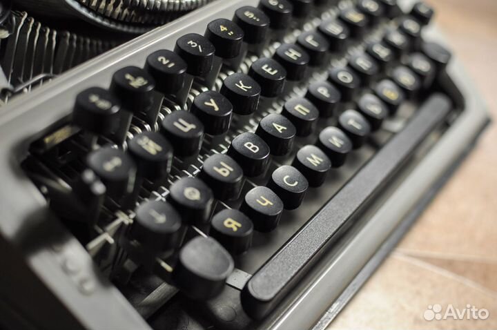 Печатная пишущая машинка