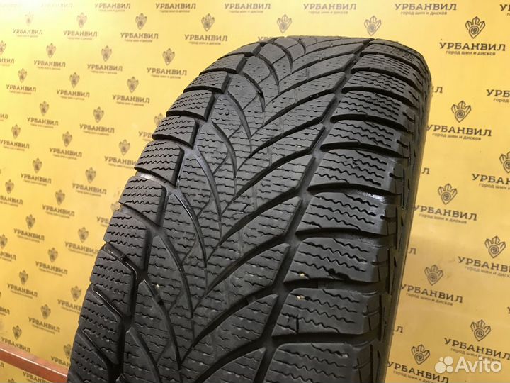 Goodyear UltraGrip Ice 2 215/60 R16 99T