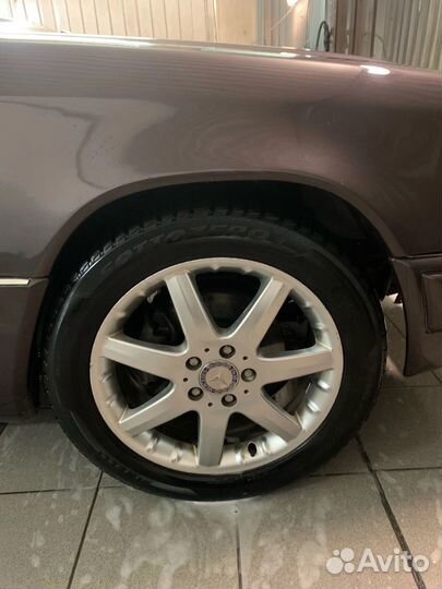 Mercedes-Benz W124 2.2 AT, 1992, 300 000 км