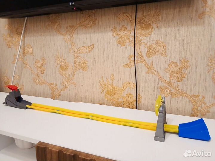 Трек Hot Wheels прыжок с пусковой установкой