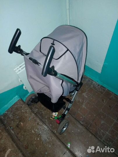 Прогулочная коляска