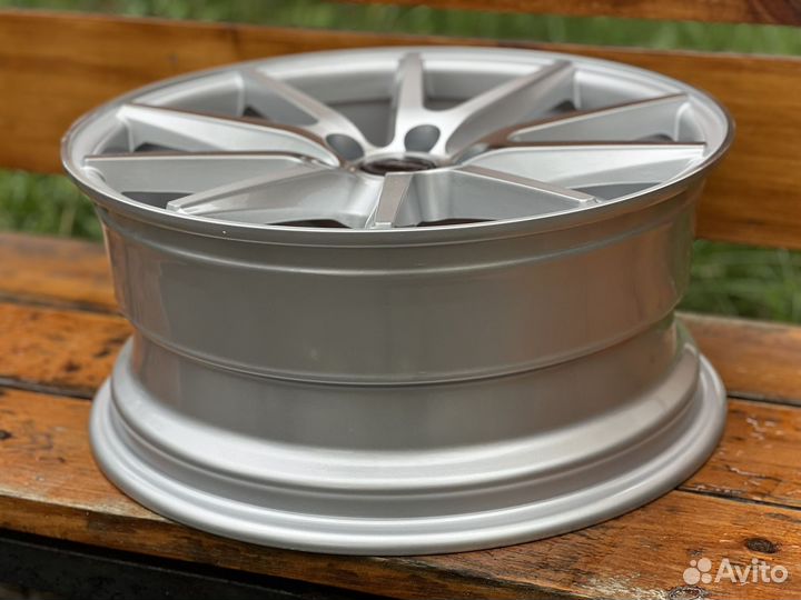 Диски Vossen VFS1 r17 5x100 silver
