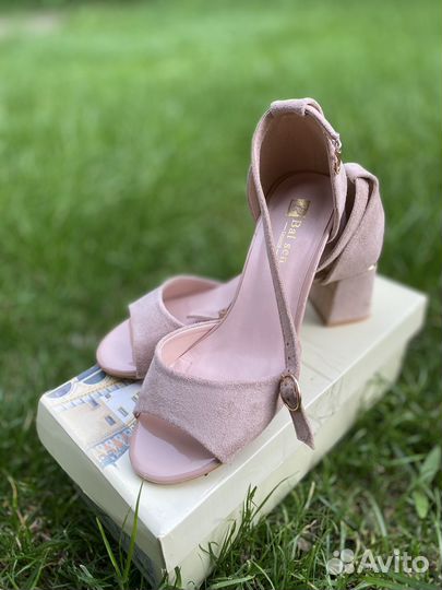 Босоножки женские