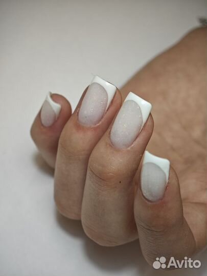 Нужна модель на маникюр