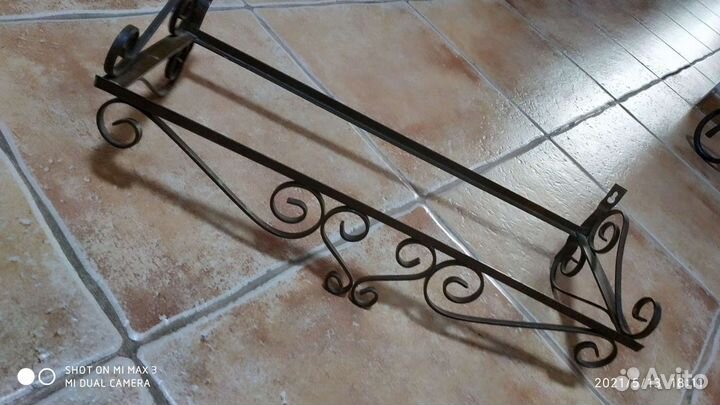 Полочка навесная металлическая