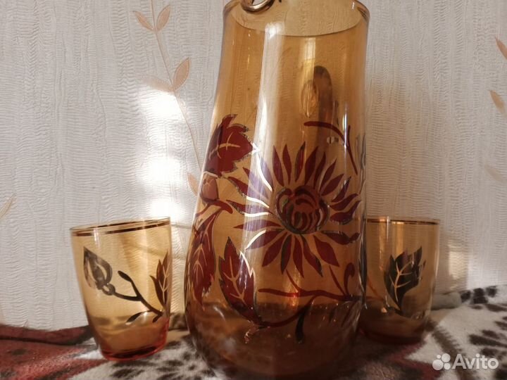 Кувшин со стаканами