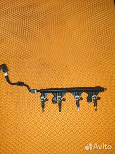 Рейка топливная (рампа) Peugeot 308