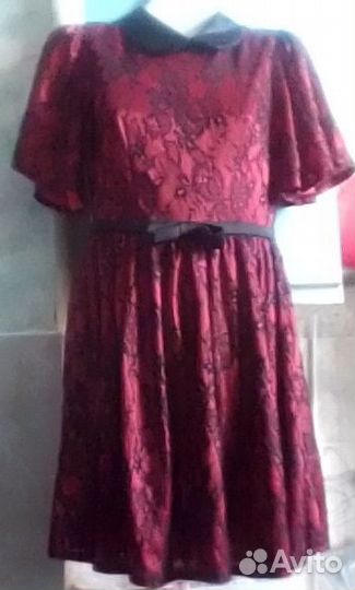 Нарядное женское платье