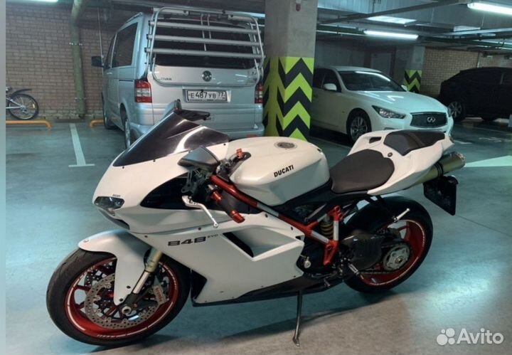 Ducati 848 evo
