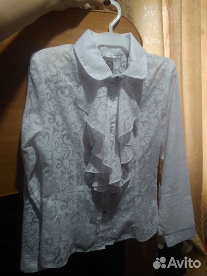 Белая блузка