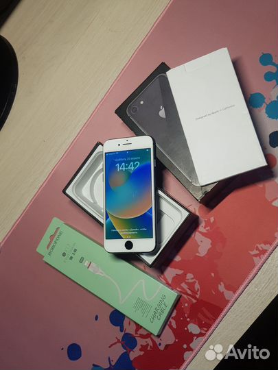 iPhone 8, 64 ГБ