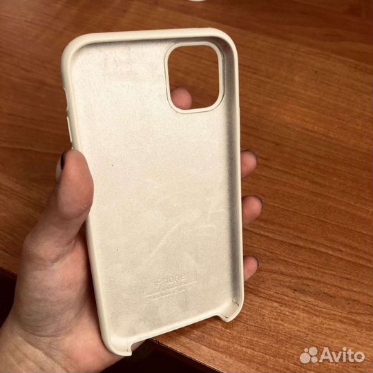 Чехол на iPhone 11