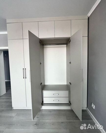 Шкаф распашной с фрезеровкой