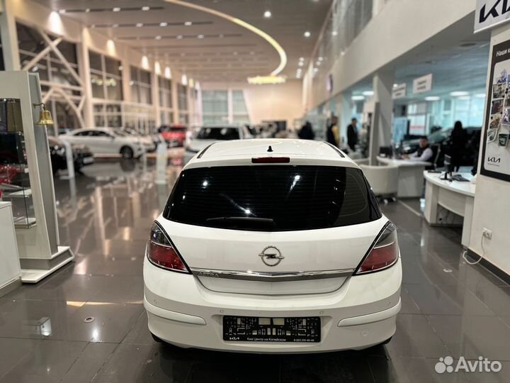 Opel Astra 1.6 МТ, 2011, 186 000 км