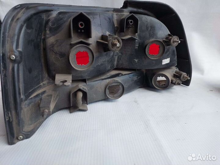 Фонари задние Mitsubishi Galant