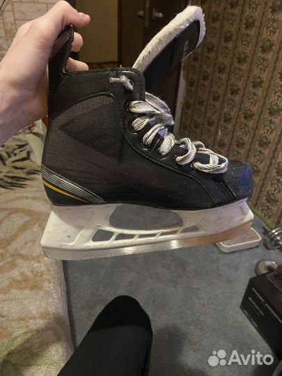 Коньки хоккейные