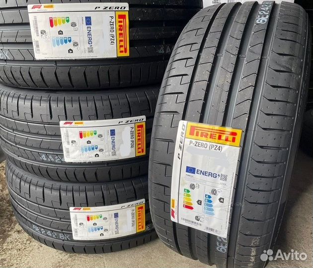 Pirelli P Zero PZ4 245/35 R20 и 275/30 R20 95Y