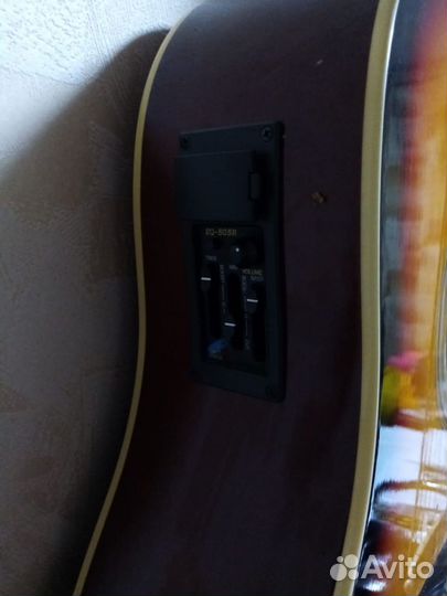 Электро-акустическая гитара