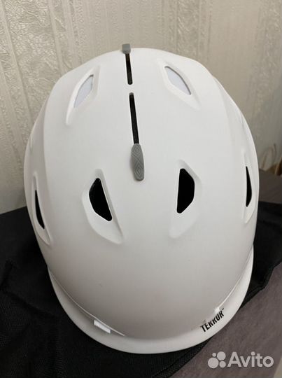 Горнолыжный шлем