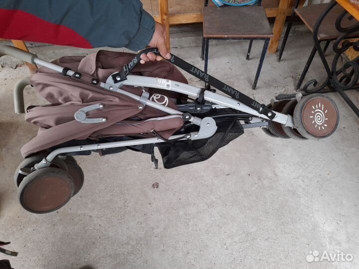 Прогулочная коляска