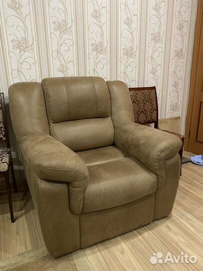 Диван и кресло новые