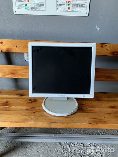 Монитор Samsung 760bf 17”(43.2)