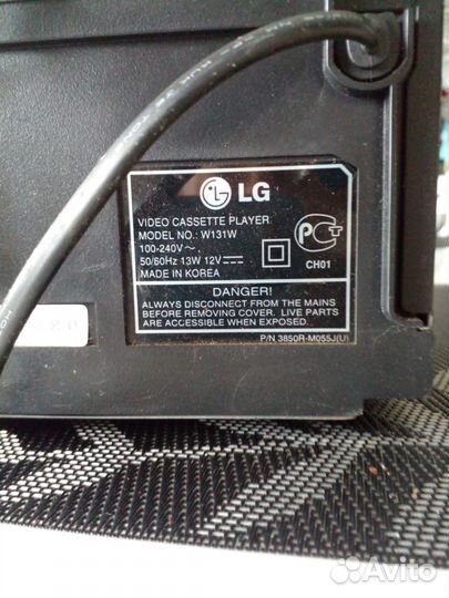 Видеомагнитофон LG