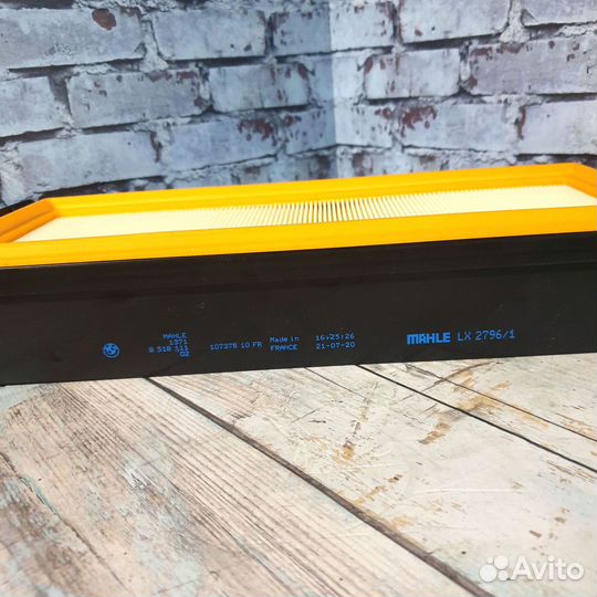 Воздушный фильтр на BMW 13718518111