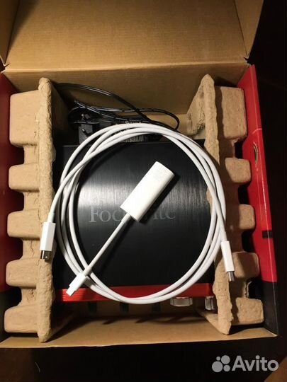 Звуковая карта Focusrite Clarett 4Pre