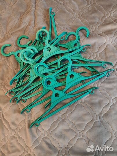 Вешалки плечики для детской одежды