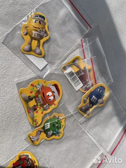 Магниты на холодильник m&s